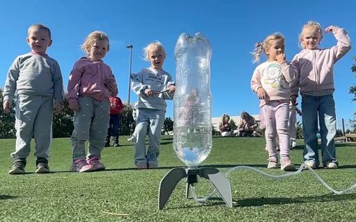 Vatnseldflaug fljúgðu upp í geim