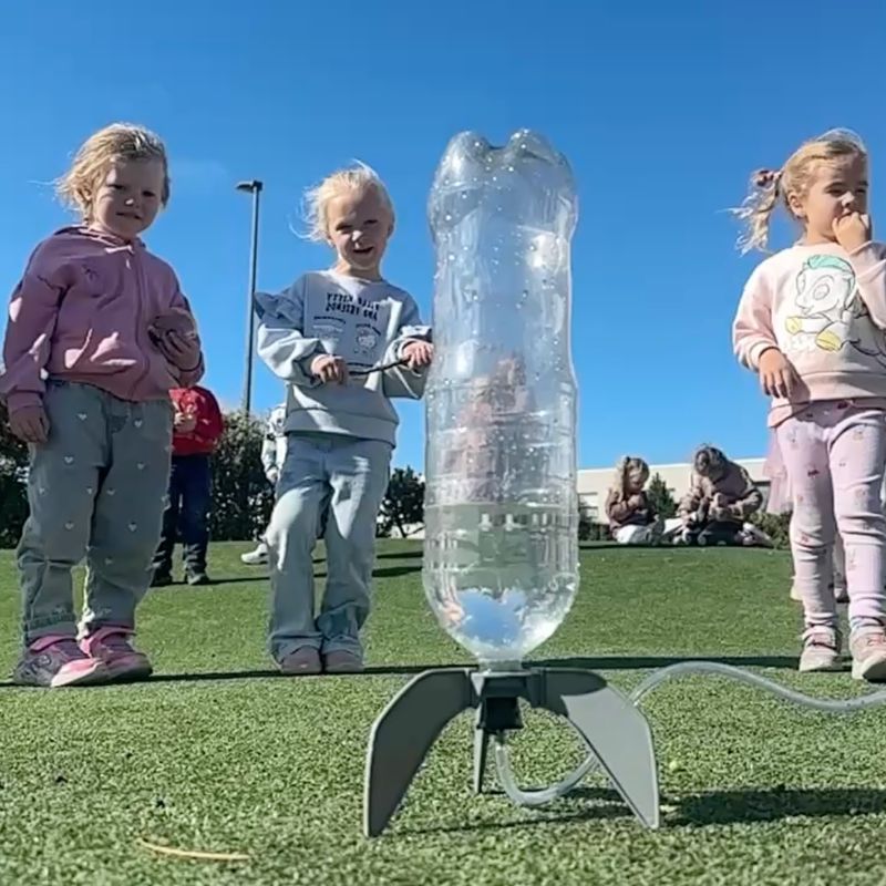 Vatnseldflaug fljúgðu upp í geim